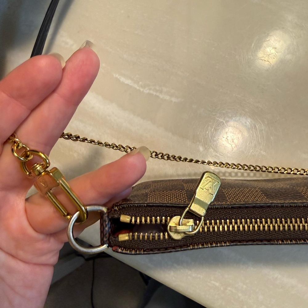 Louis Vuitton Mini Pochette - Picture 4 of 6